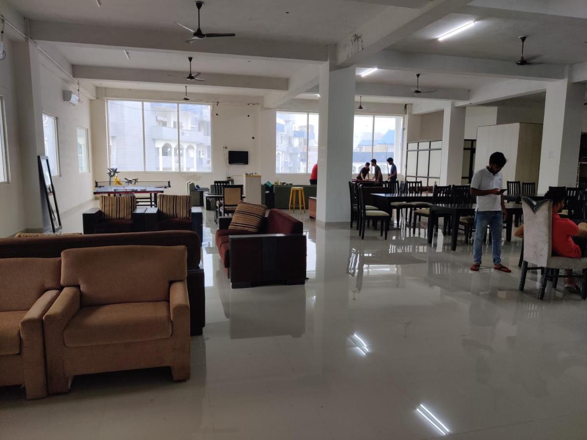 Abuzz Oxfordcaps Imperial Heights Mussoorie Dehradun Hostel Exterior photo