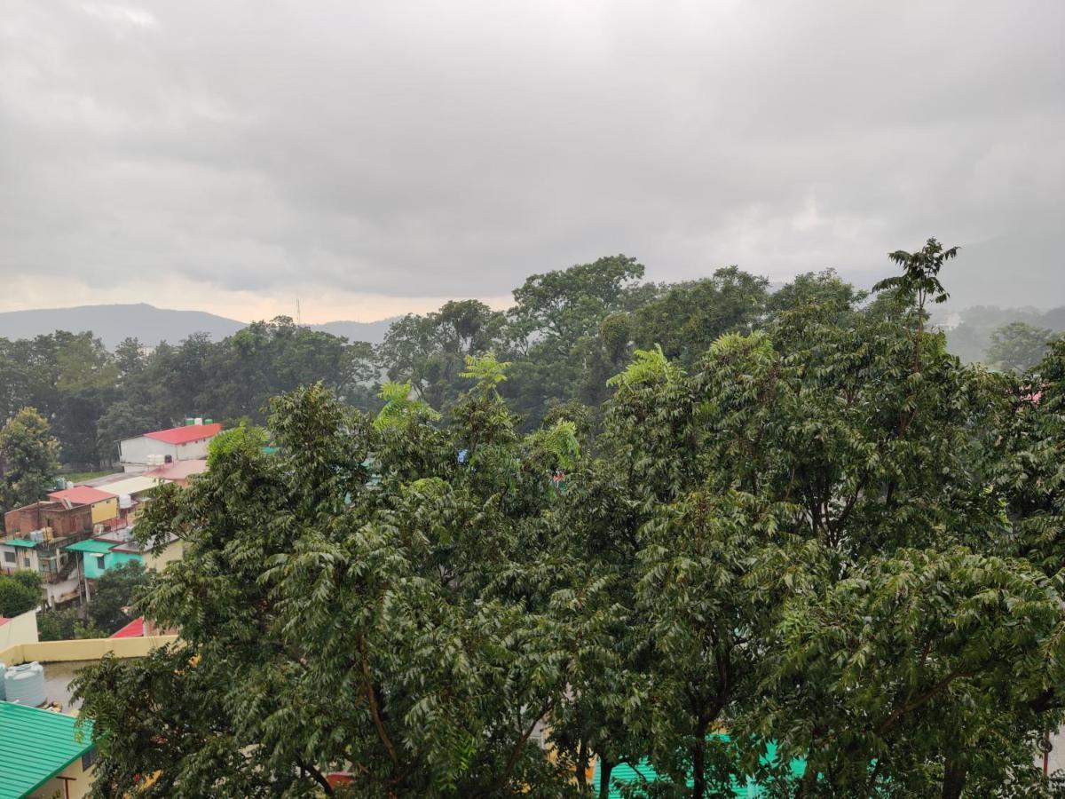 Abuzz Oxfordcaps Imperial Heights Mussoorie Dehradun Hostel Exterior photo