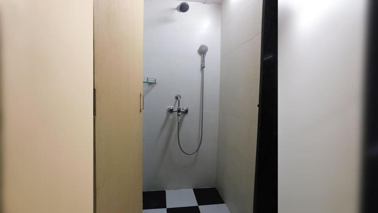 Abuzz Oxfordcaps Imperial Heights Mussoorie Dehradun Hostel Exterior photo