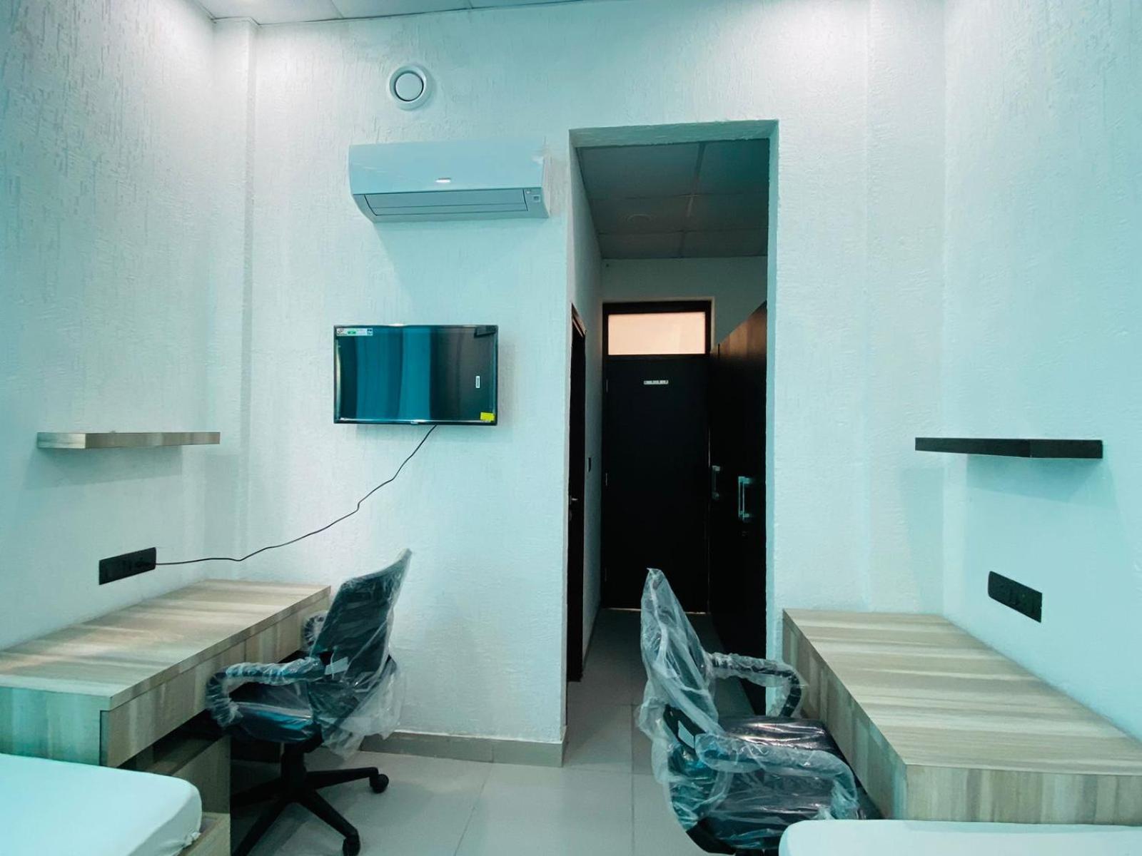 Abuzz Oxfordcaps Imperial Heights Mussoorie Dehradun Hostel Exterior photo